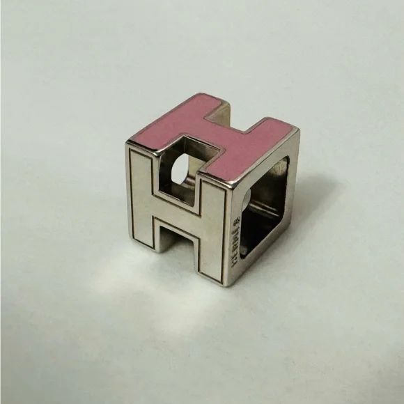 Hermès AUTHENTIC H Cube Cage d’H d’Ash Silver Bubblegum Pink Block Pendant - Picture 9 of 16